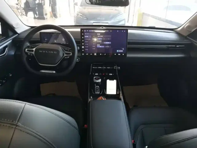 Wuling Starlight — Фото автомобиля 9