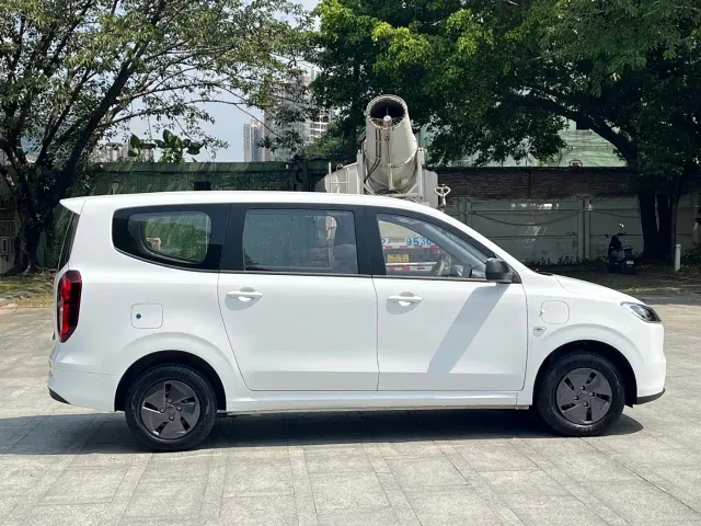 Wuling Hongguang — Фото автомобиля 16