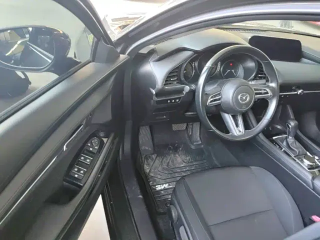 Mazda Axela — Фото автомобиля 15
