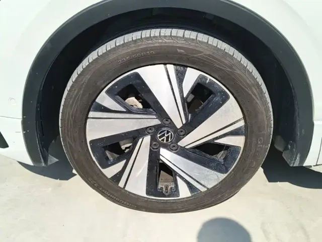 Volkswagen Tiguan L — Фото автомобиля 22