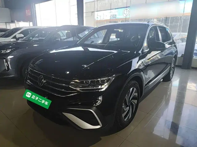 Фотография автомобиля — Volkswagen Tiguan L