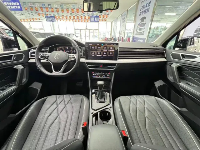 Volkswagen Tiguan L — Фото автомобиля 8