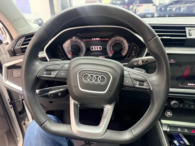 Audi Q3 — Фото автомобиля 15