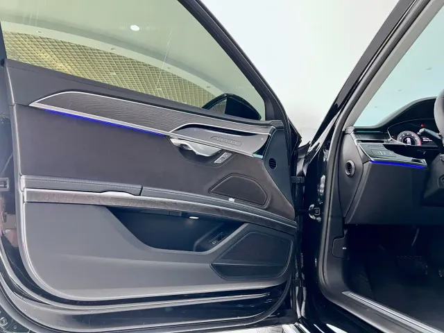 Audi A8 — Фото автомобиля 23