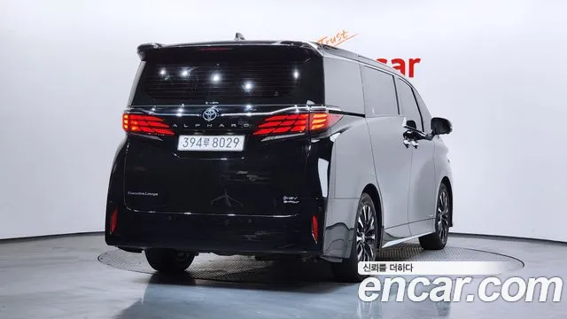 Toyota Alphard — Фото автомобиля 2