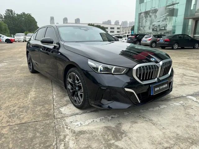 BMW 5 Series — Фото автомобиля 18