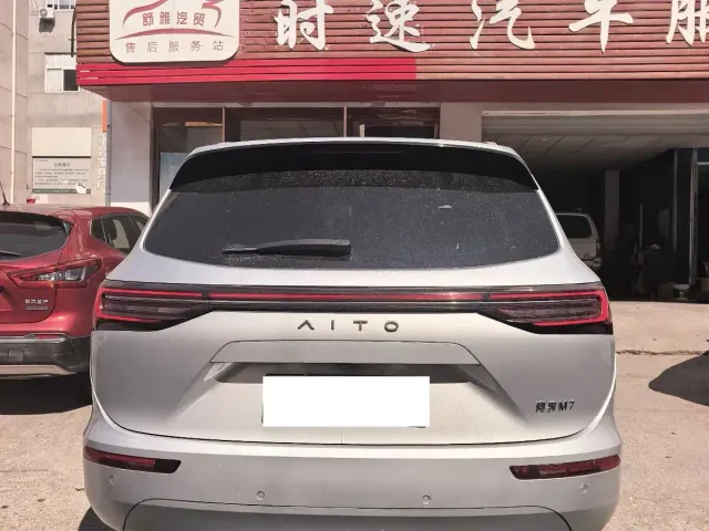 Aito M7 — Фото автомобиля 5