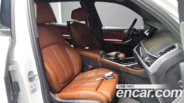 BMW X7 — Фото автомобиля 23