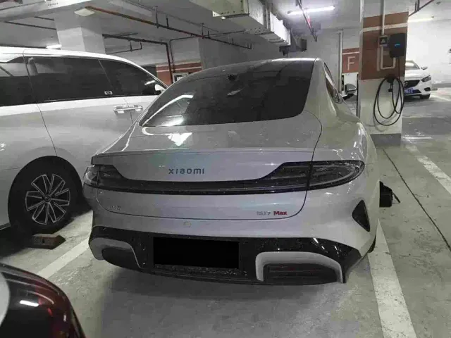 Xiaomi SU7 — Фото автомобиля 8