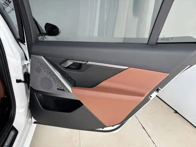 BMW 5 Series — Фото автомобиля 23