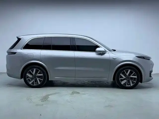Li Auto L8 — Фото автомобиля 8