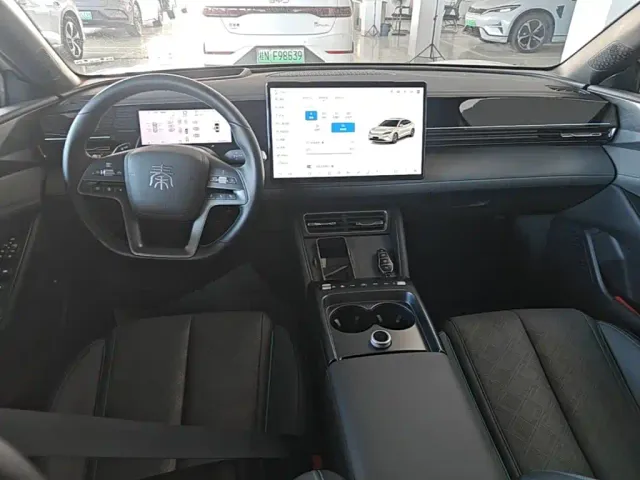 BYD Qin L — Фото автомобиля 9