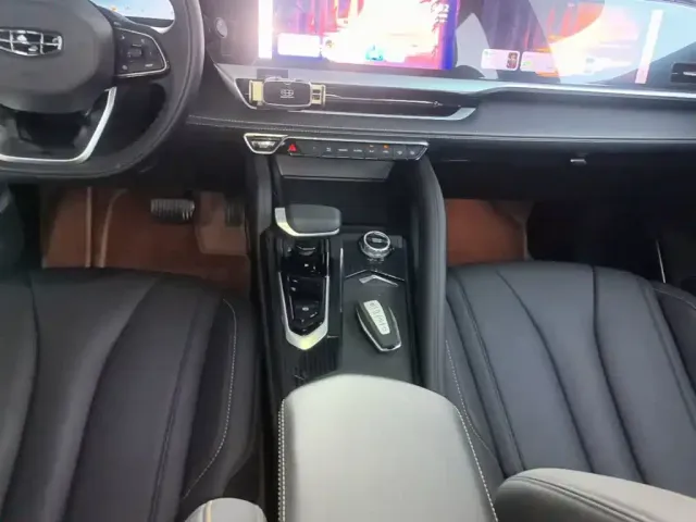 Geely Xingyue L — Фото автомобиля 13