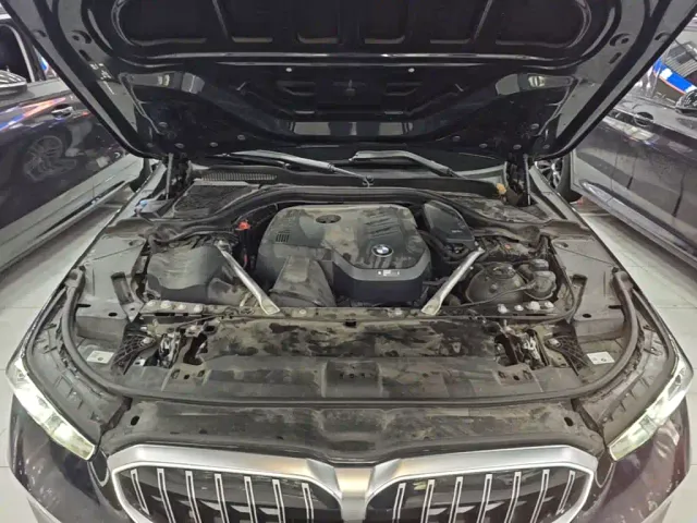 BMW 5 Series — Фото автомобиля 19