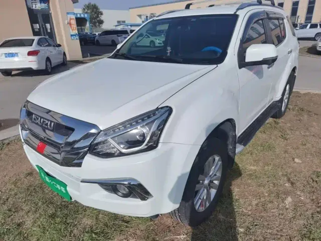 Фотография автомобиля — Isuzu mu-X Ranger