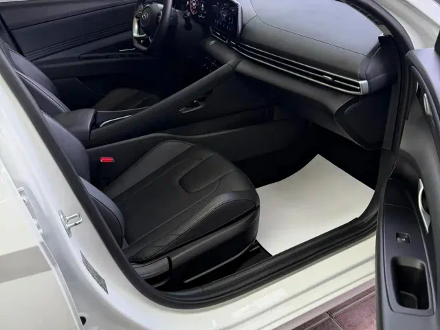 Hyundai Elantra — Фото автомобиля 16