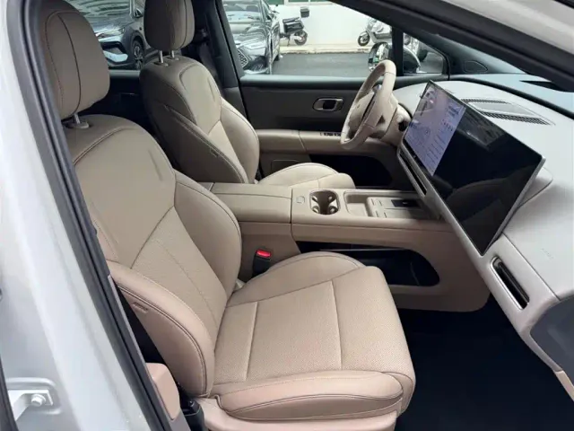 Li Auto i6 — Фото автомобиля 13