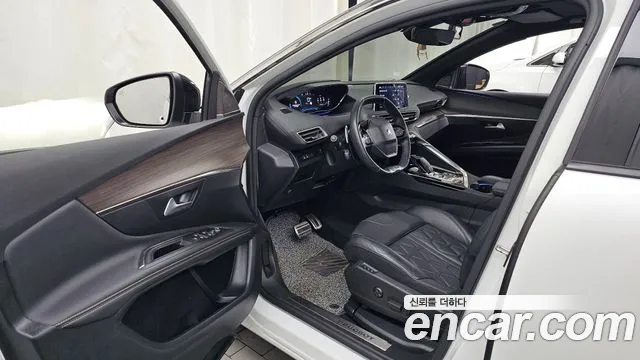 Peugeot 3008 — Фото автомобиля 5