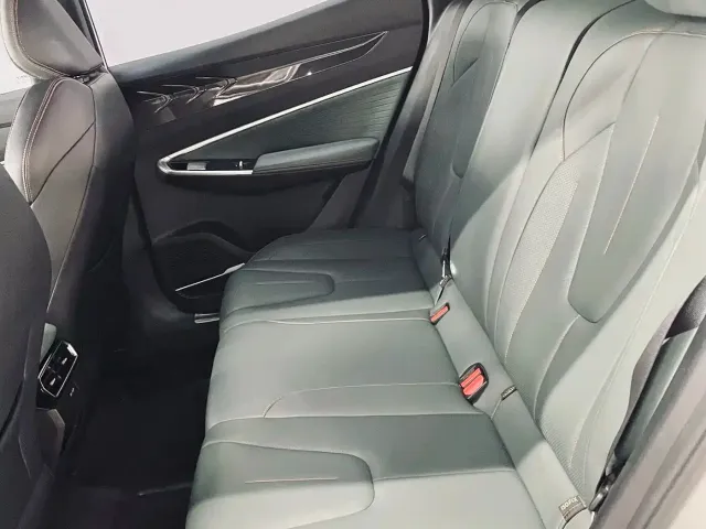Geely Boyue — Фото автомобиля 10