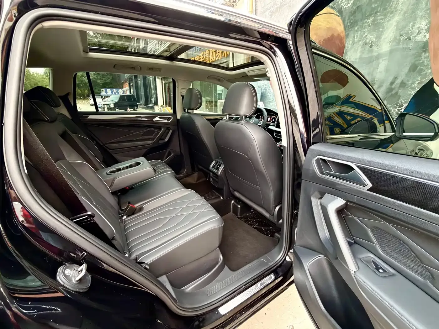 Volkswagen Tiguan L 2024 300TSI Auto 2WD Smart Edition — Фото автомобиля 6
