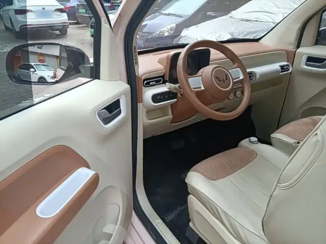 Wuling Hongguang Mini EV — Фото автомобиля 15