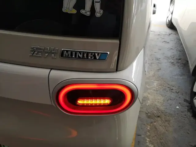 Wuling Hongguang Mini EV — Фото автомобиля 7