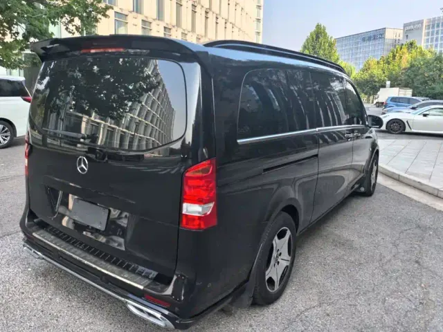 Mercedes-Benz Vito 2024 2.0T Business 7-Seater — Фото автомобиля 3