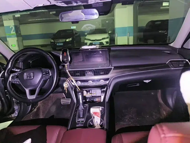 Honda Accord — Фото автомобиля 12