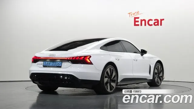 Audi e-tron GT — Фото автомобиля 2