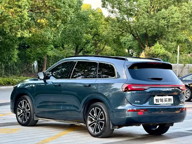 Aito M7 — Фото автомобиля 4