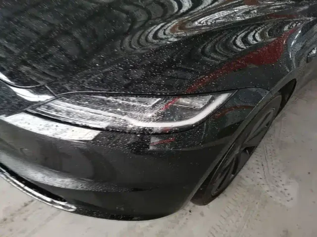 Tesla Model 3 — Фото автомобиля 23