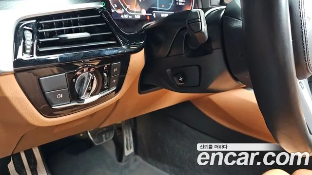 BMW 5-Series — Фото автомобиля 28
