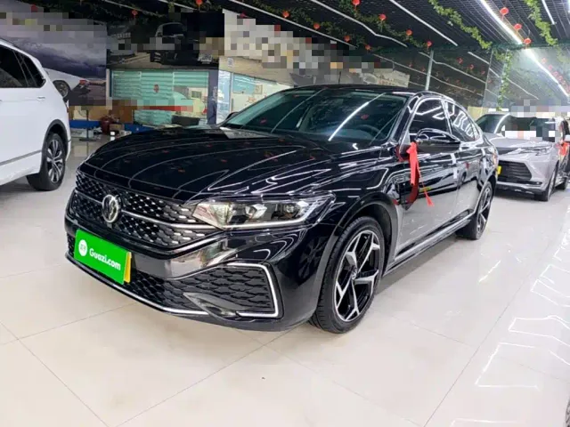 Фотография автомобиля — Volkswagen Passat