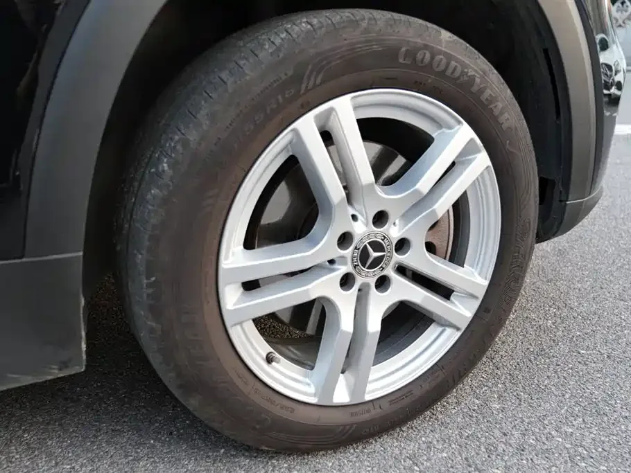 Mercedes-Benz Mercedes-Benz GLB 2023 GLB 220 Dynamic — Фото автомобиля 23