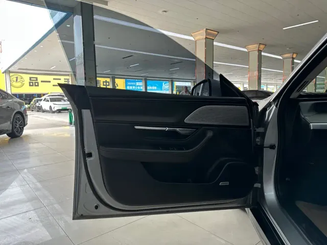 Xpeng P7 — Фото автомобиля 16
