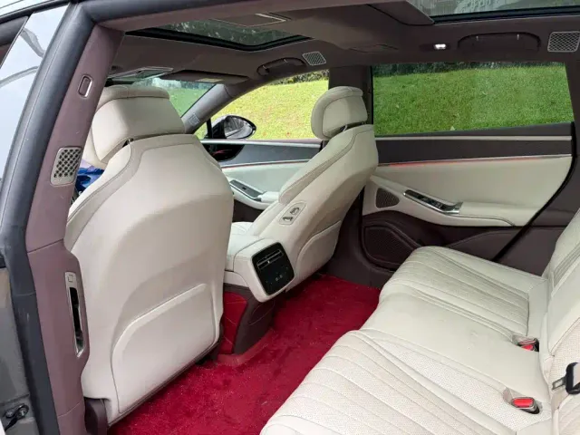 Denza Z9GT — Фото автомобиля 11