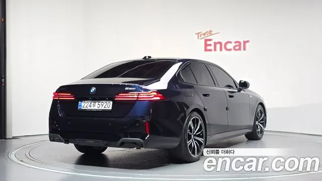 BMW 5-Series 5 серия (G60) 530i xDrive M Sport — Фото автомобиля 2