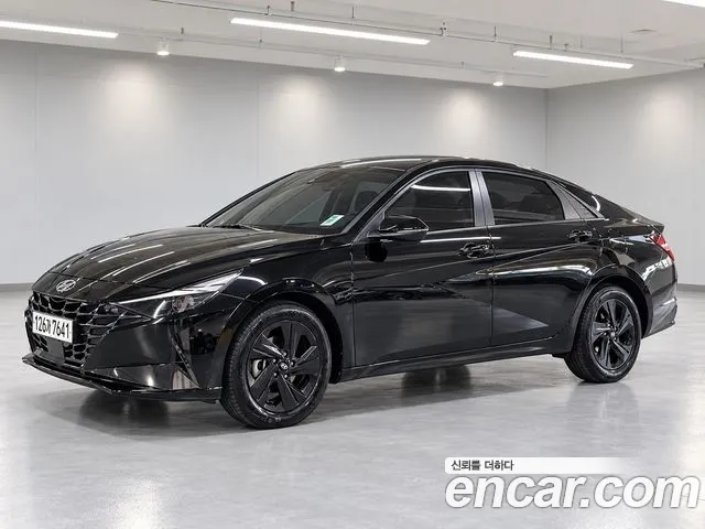 Фотография автомобиля — Hyundai Avante CN7