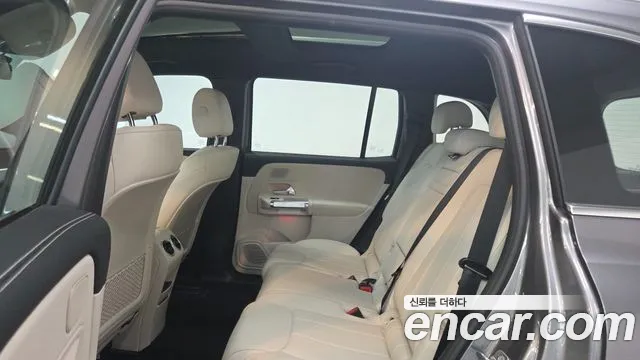 Mercedes-Benz EQB — Фото автомобиля 11