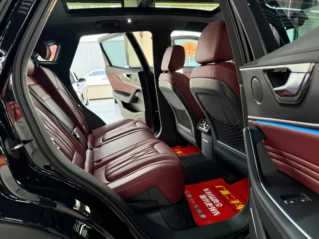 Hongqi HS5 — Фото автомобиля 10