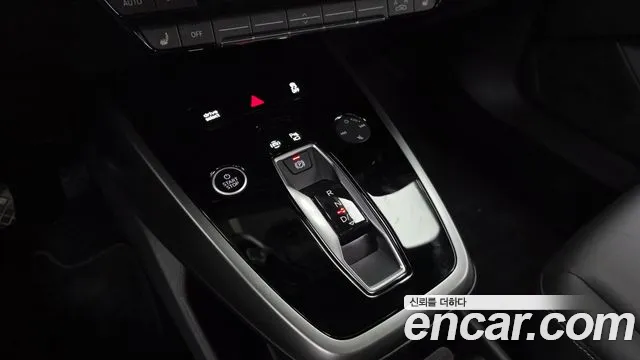 Audi Q4 e-tron — Фото автомобиля 9