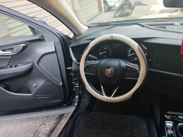 Buick Envision Plus — Фото автомобиля 11