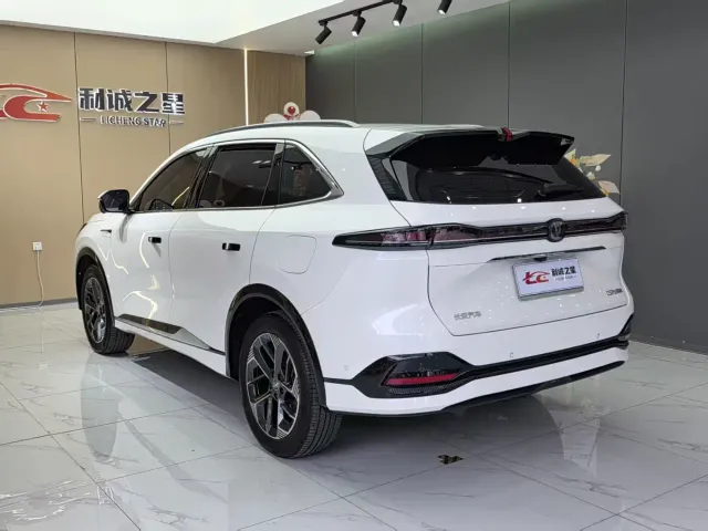 Changan CS75 Plus — Фото автомобиля 8