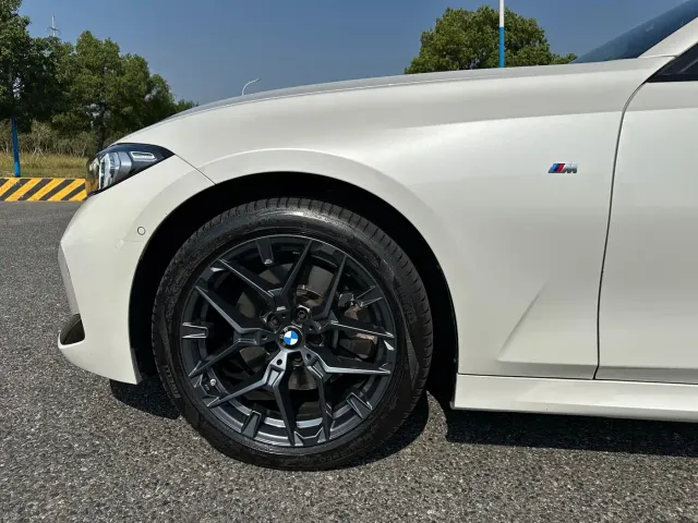 BMW 3 Series — Фото автомобиля 8