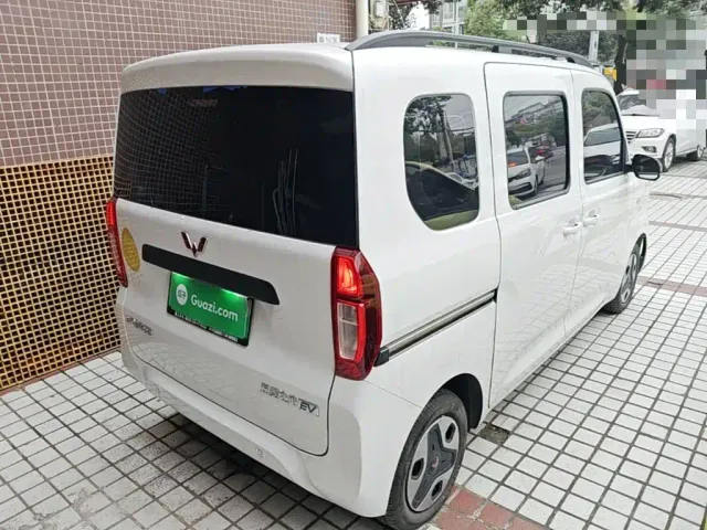 Wuling Zhiguang NEV — Фото автомобиля 6