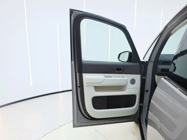 Li Auto MEGA — Фото автомобиля 6