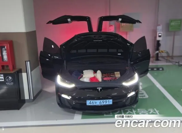 Фотография автомобиля — Tesla Model X