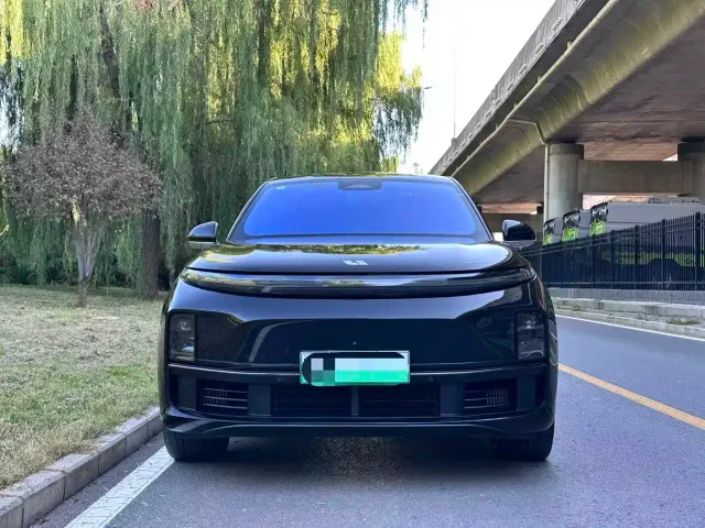 Li Auto L7 — Фото автомобиля 2