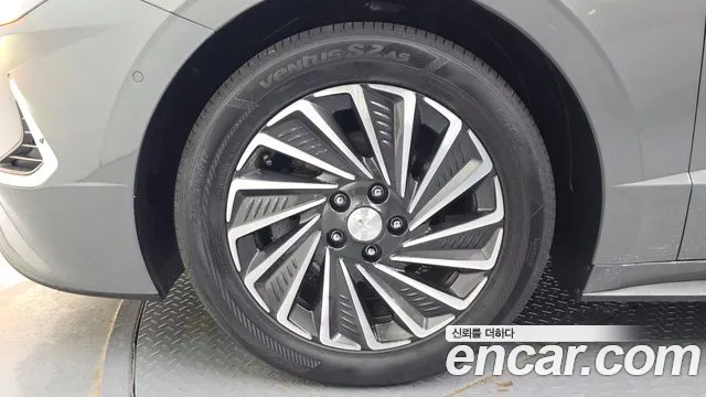 Hyundai Sonata — Фото автомобиля 5