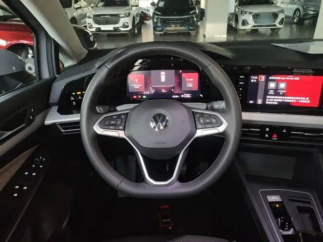 Volkswagen Golf — Фото автомобиля 10